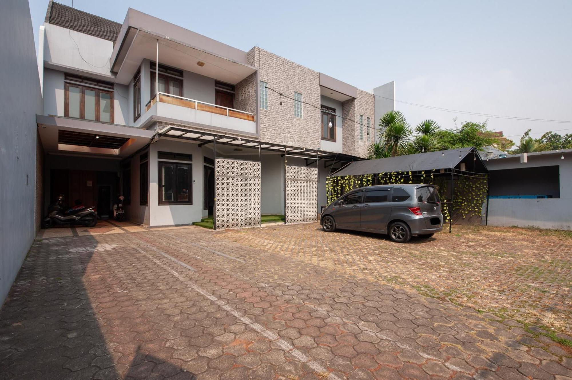 Reddoorz Plus Near Kelapa Dua Kebon Jeruk Jakarta Exteriér fotografie