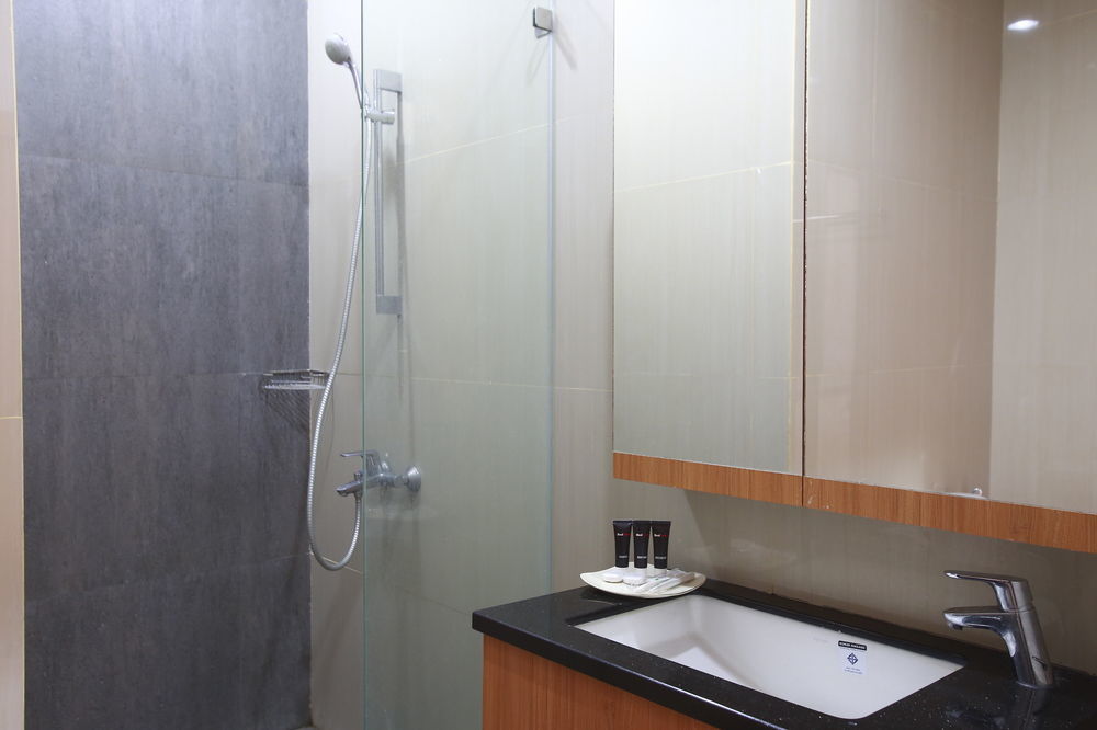 Reddoorz Plus Near Kelapa Dua Kebon Jeruk Jakarta Exteriér fotografie